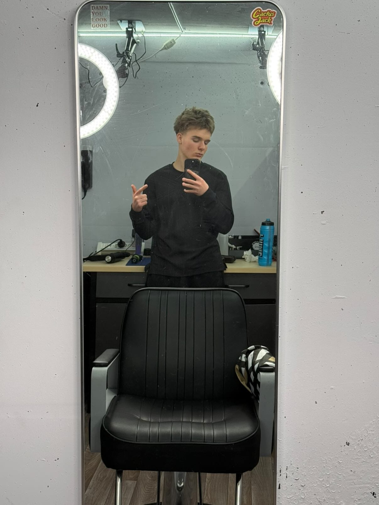 MTS Barber Background